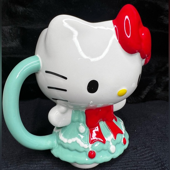 Hello Kitty Christmas 🎄 Mug - Picture 3 of 3